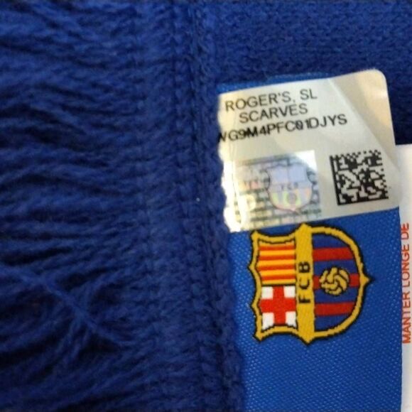 FBC Barcelona Authentic Official Licensed Reversible Soccer Scarf Winter Blue NW - Picture 11 of 11